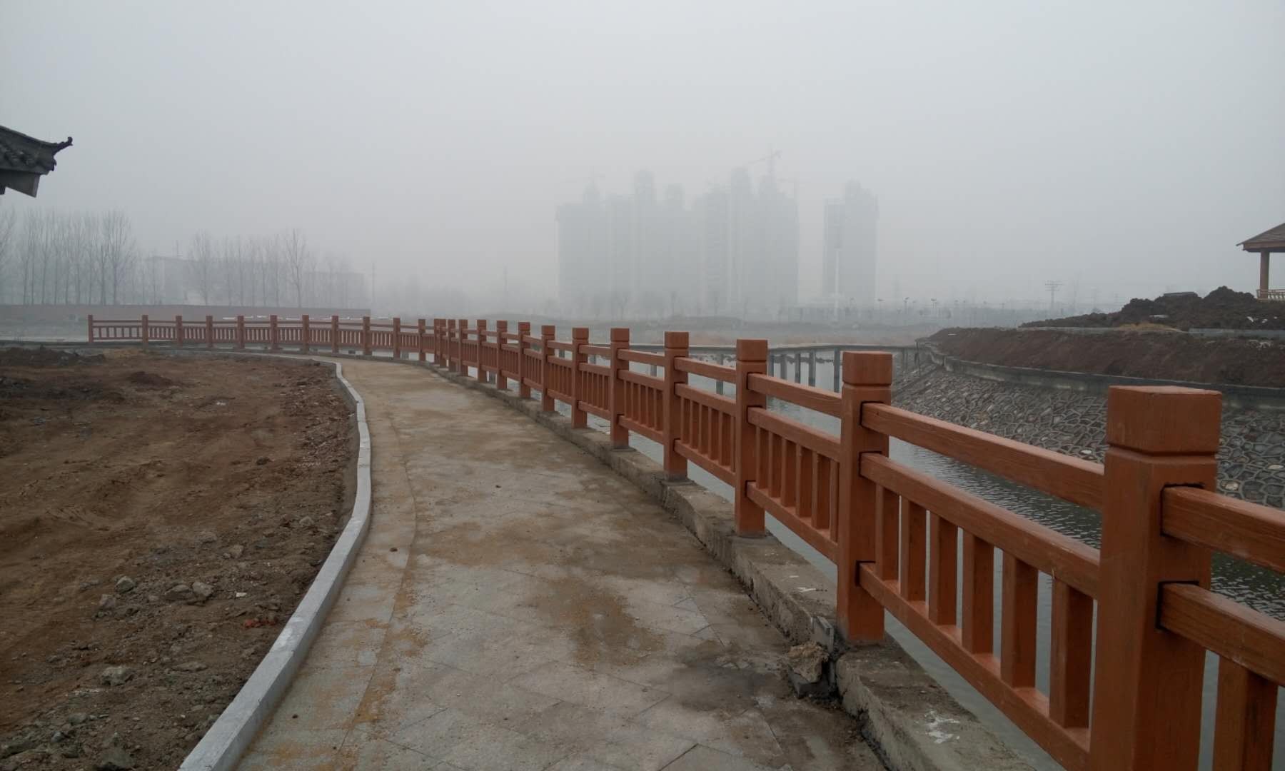 不銹鋼護(hù)欄表面進(jìn)行陽極氧化處理